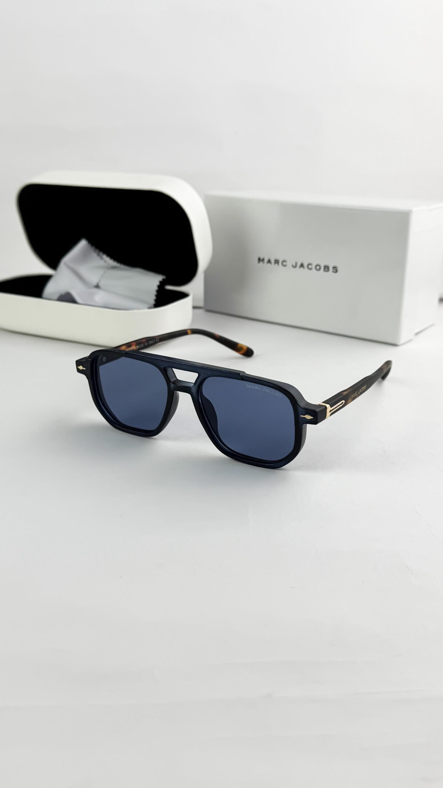 MARC JACOBS TIGER BLUE 11-36