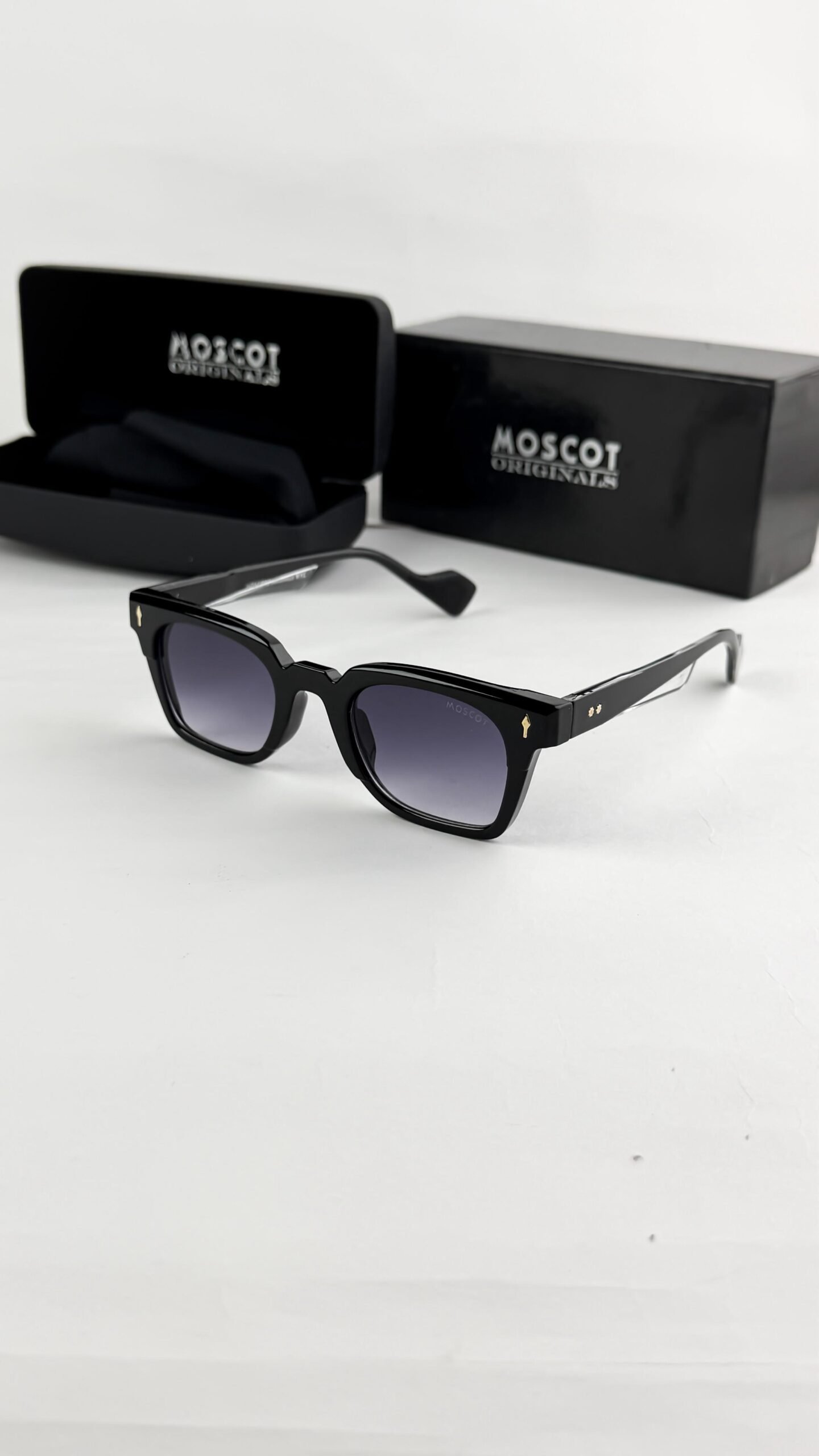 MOSCOT black shaded 98179