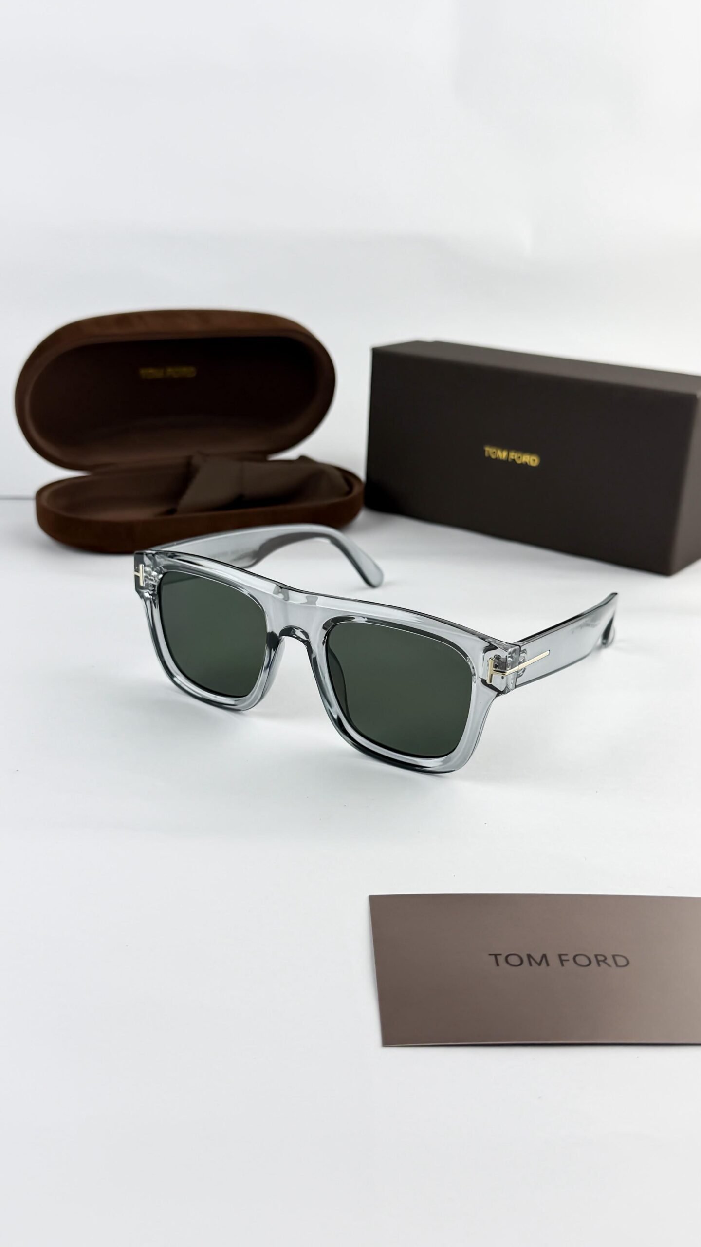 TOMFORgrey green 259
