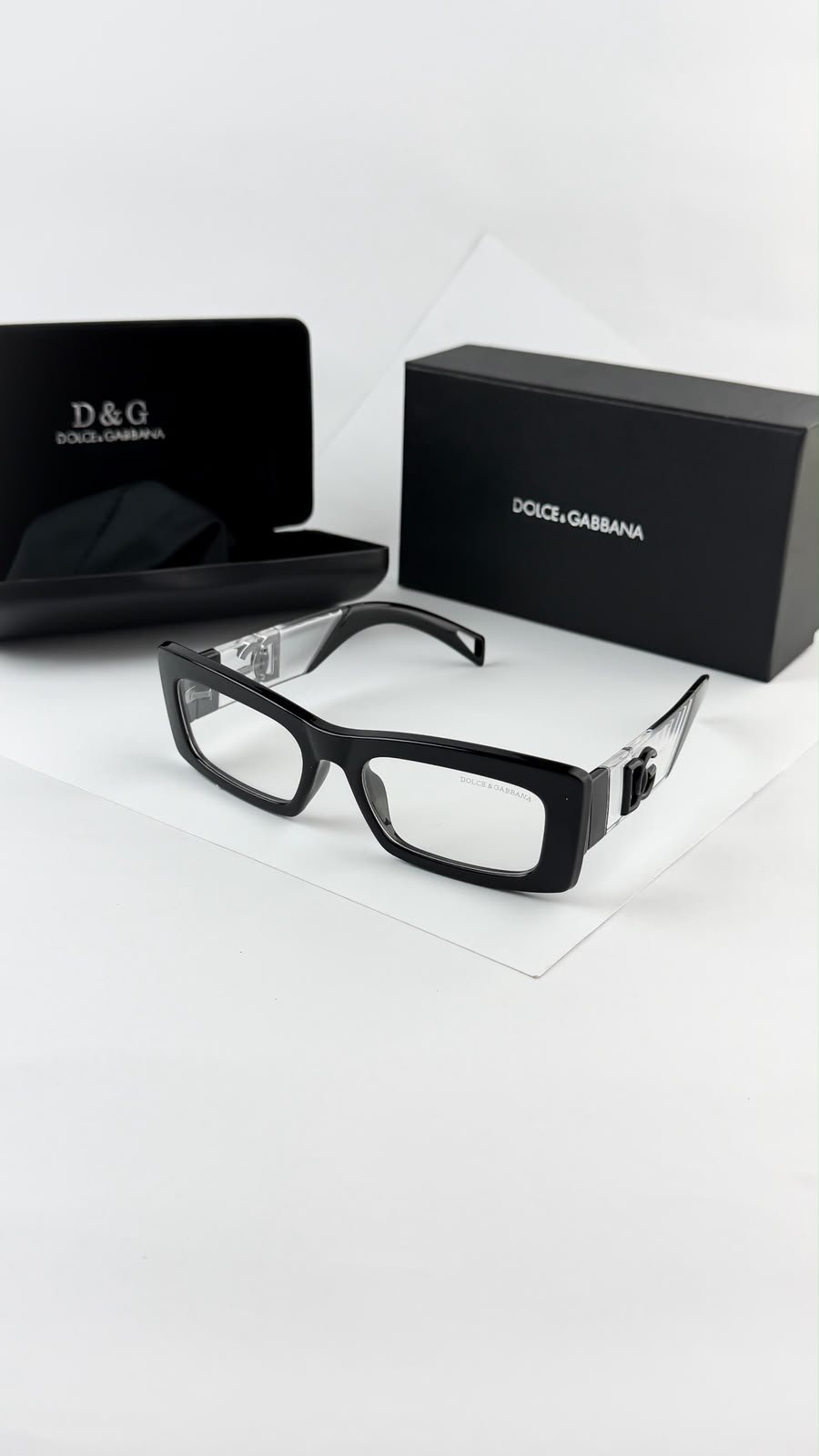 Dolc_gabbana_black_plano