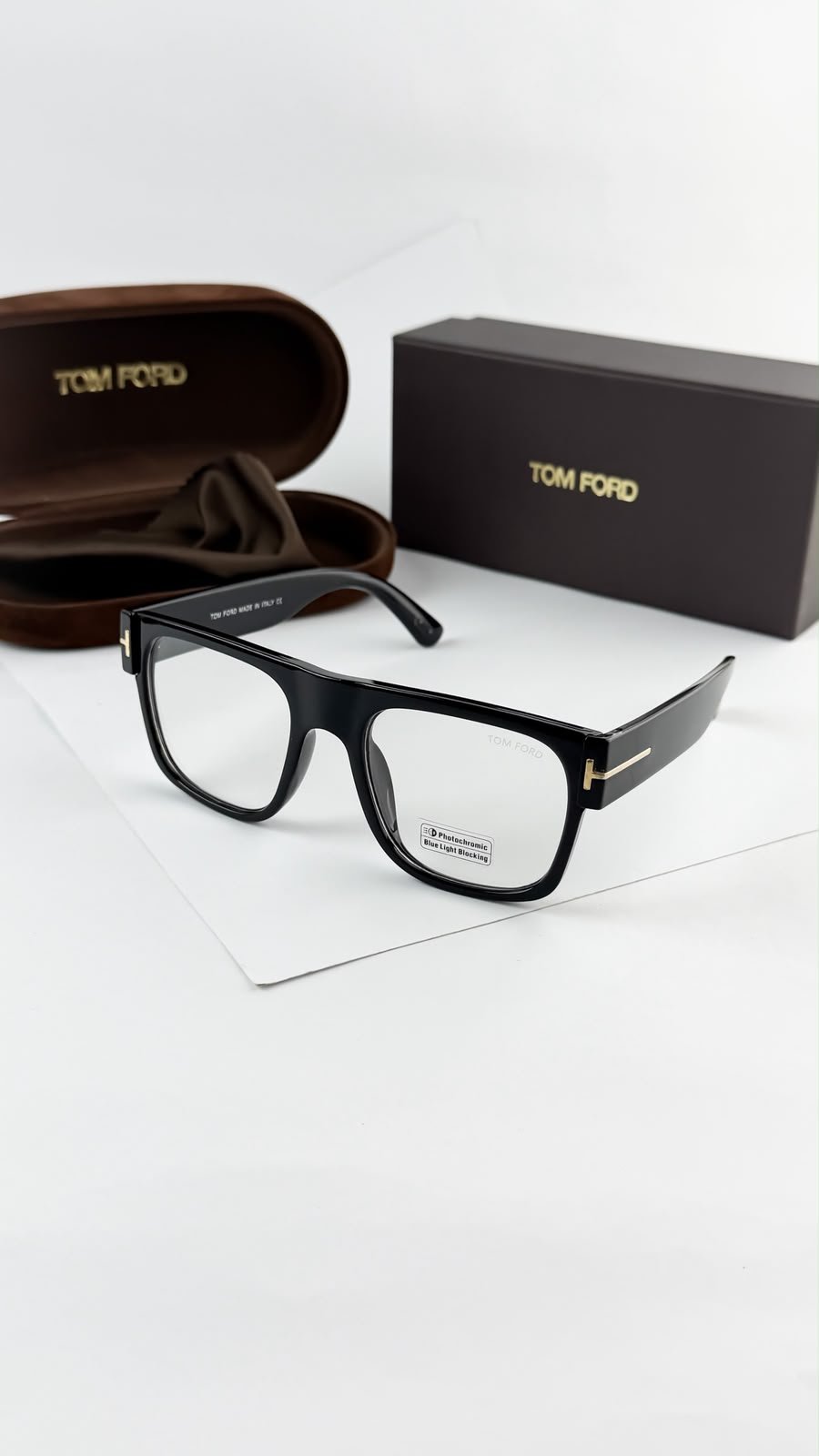 Tomfor_black_plano _1288